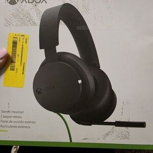 Xbox Stereo Headset — Black Over-Ear Gaming Headphones with Boom Mic